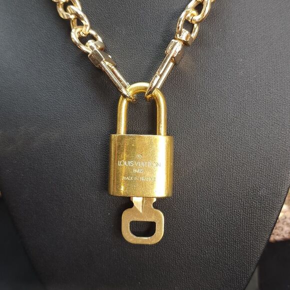 Authentic Louis Vuitton Lock And Key With Unbranded Chain #315 - Picture 6 of 9